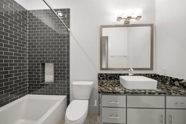 3610 Oak Forest Drive, Houston, TX 77018