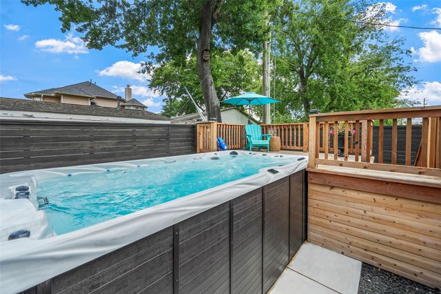 3610 Oak Forest Drive, Houston, TX 77018