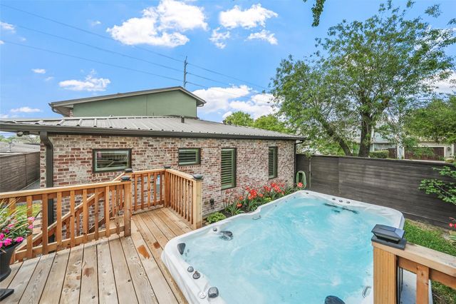 3610 Oak Forest Drive, Houston, TX 77018