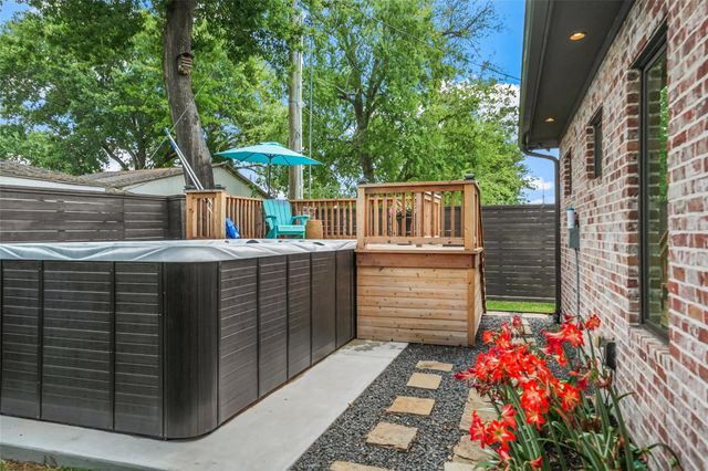 3610 Oak Forest Drive, Houston, TX 77018