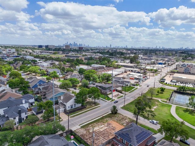 3610 Oak Forest Drive, Houston, TX 77018