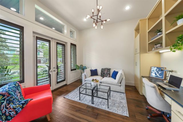 3610 Oak Forest Drive, Houston, TX 77018