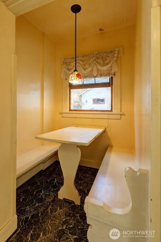 2756 44th Avenue SW, Seattle, WA 98116