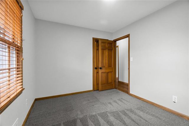 12162 E 39th Terrace S, Independence, MO 64052