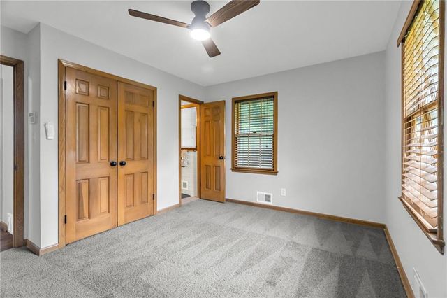 12162 E 39th Terrace S, Independence, MO 64052