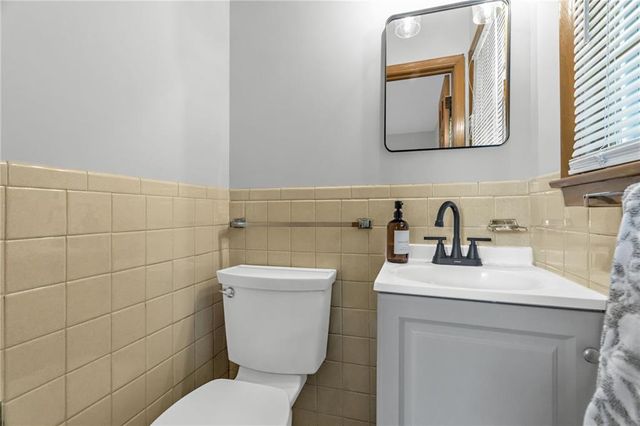 12162 E 39th Terrace S, Independence, MO 64052