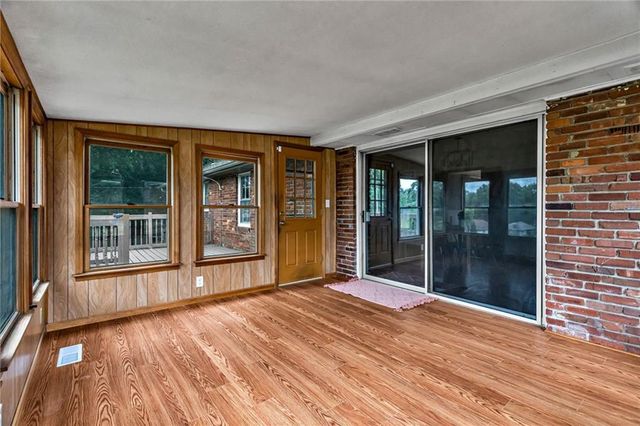 12162 E 39th Terrace S, Independence, MO 64052