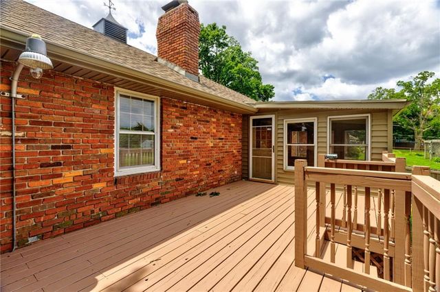 12162 E 39th Terrace S, Independence, MO 64052