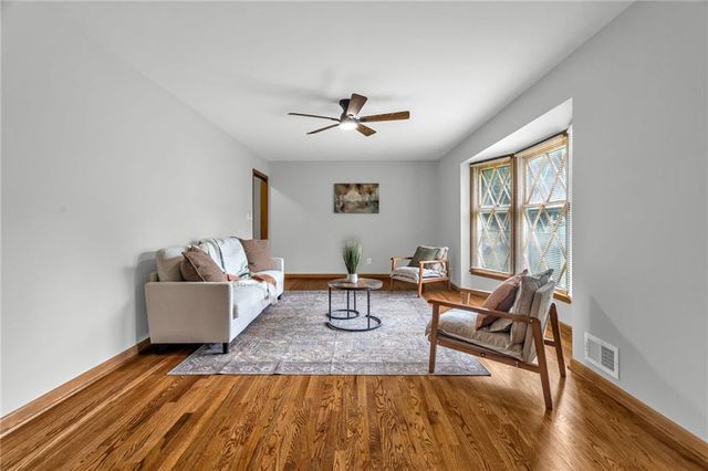 12162 E 39th Terrace S, Independence, MO 64052