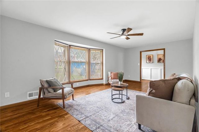 12162 E 39th Terrace S, Independence, MO 64052