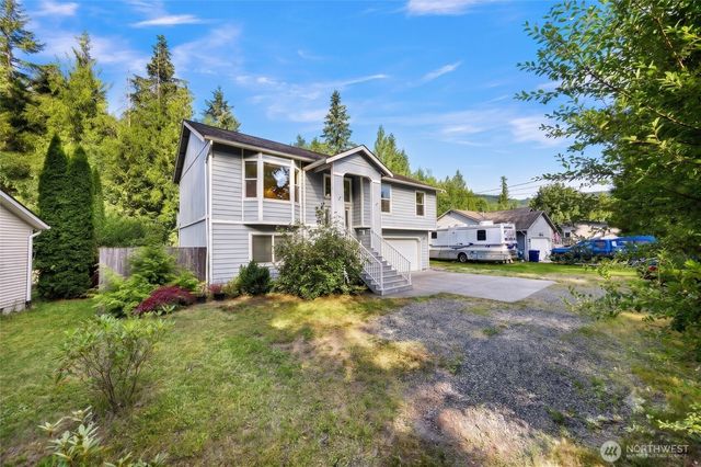 642 Sprague Valley Drive, Maple Falls, WA 98266