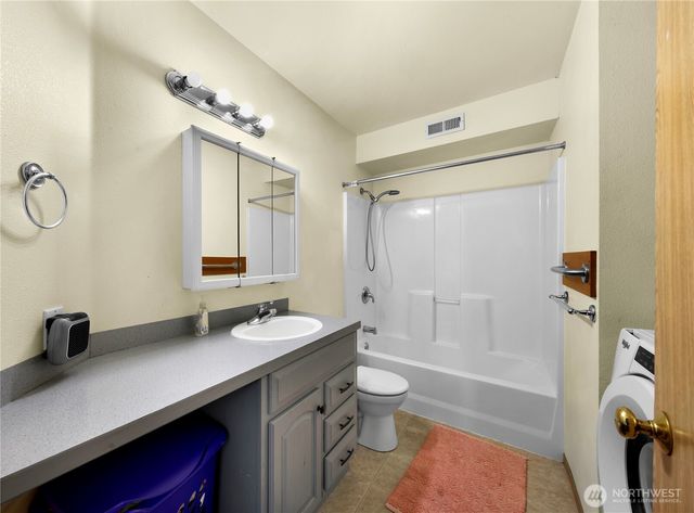 642 Sprague Valley Drive, Maple Falls, WA 98266