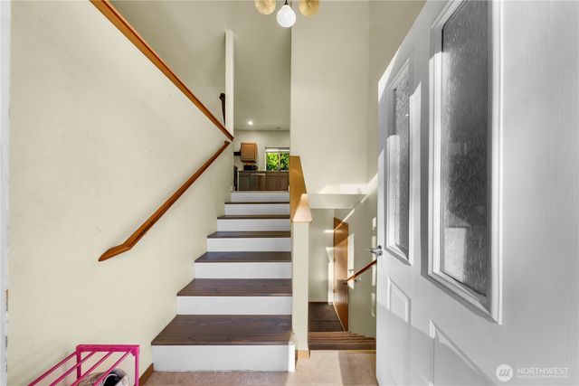 642 Sprague Valley Drive, Maple Falls, WA 98266