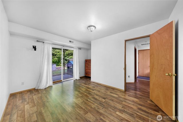 642 Sprague Valley Drive, Maple Falls, WA 98266