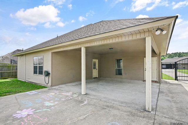 28274 Lake Bruin Dr, Livingston, LA 70754