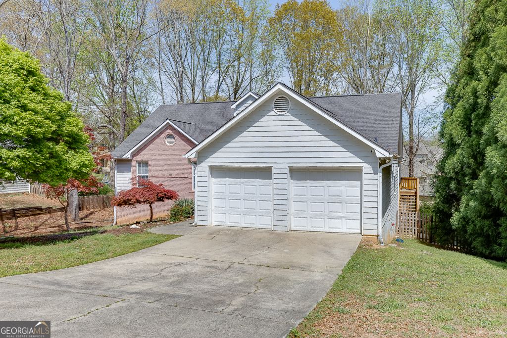1545 Smoke Hill Drive, Hoschton, GA 30548
