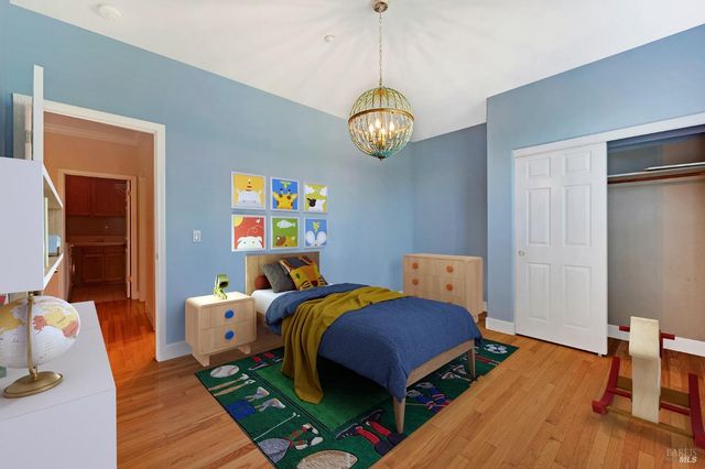 979 Lupine Ct, Healdsburg, CA 95448