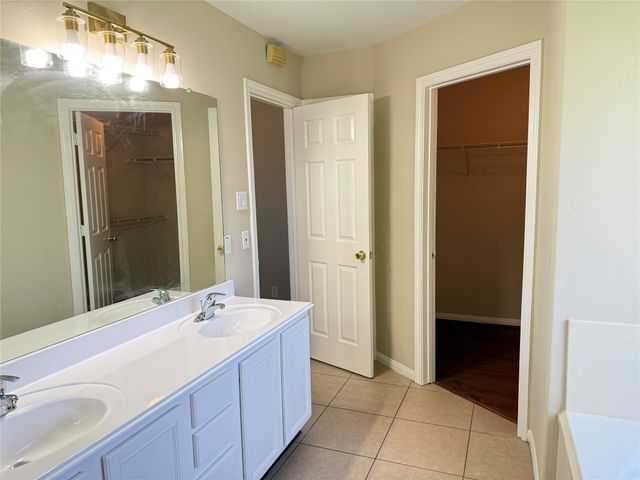 2215 Beacon Light Lane, Fresno, TX 77545