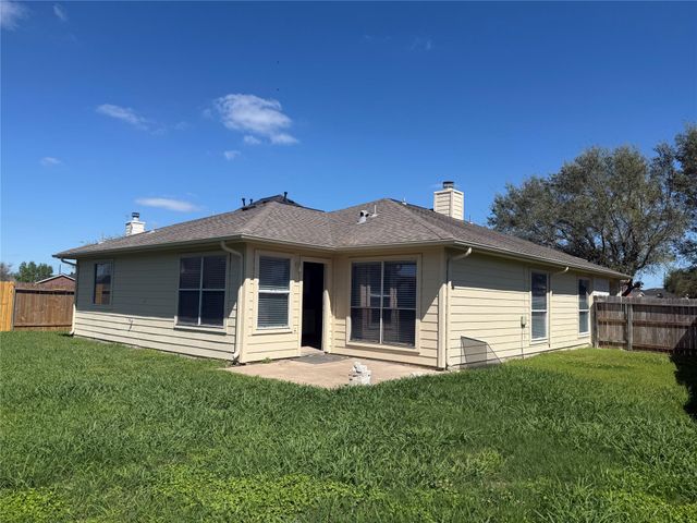 2215 Beacon Light Lane, Fresno, TX 77545