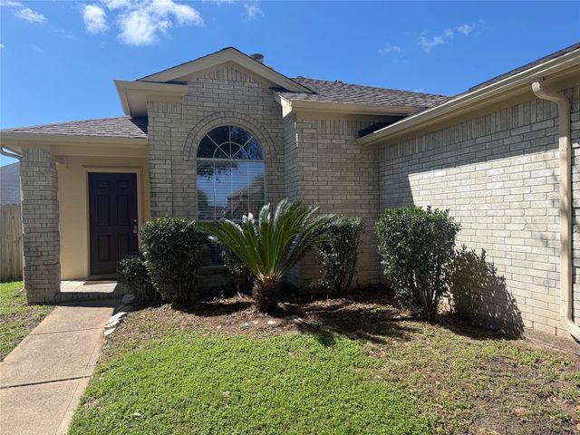 2215 Beacon Light Lane, Fresno, TX 77545