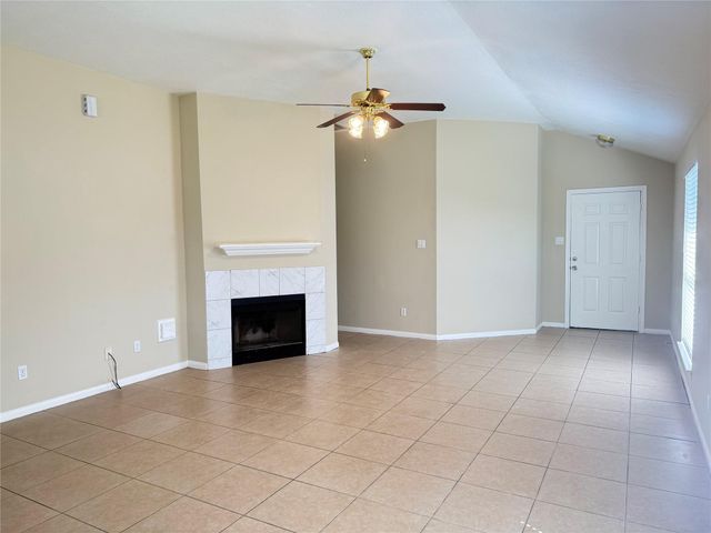 2215 Beacon Light Lane, Fresno, TX 77545