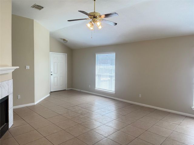 2215 Beacon Light Lane, Fresno, TX 77545