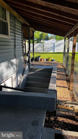 2024 KENNICOTT RD, Windsor Mill, MD 21244