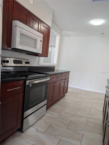 7328 KINGSBURY CIRCLE, Tampa, FL 33610