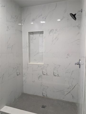 7328 KINGSBURY CIRCLE, Tampa, FL 33610