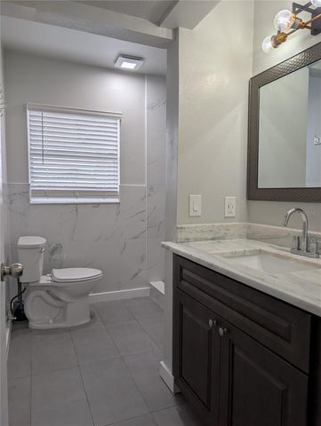 7328 KINGSBURY CIRCLE, Tampa, FL 33610