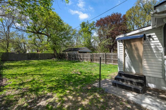 14875 Dolphin Street, Detroit, MI 48223