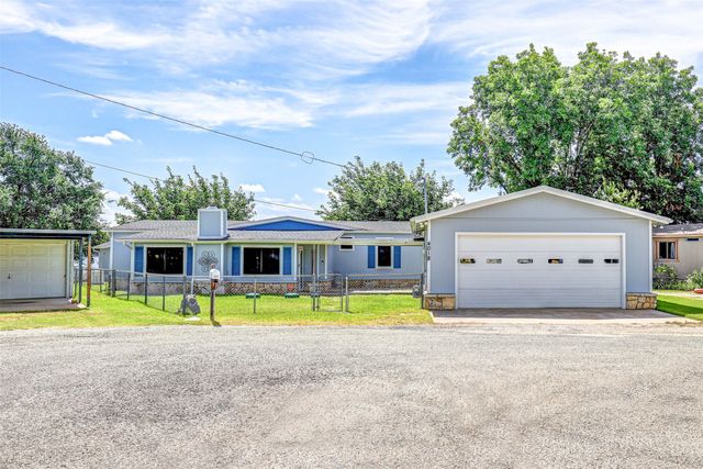 4018 Linda Court, Granbury, TX 76048