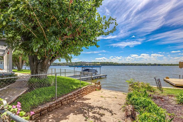 4018 Linda Court, Granbury, TX 76048