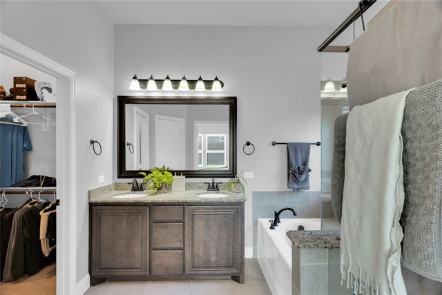 1621 Whispering Trail Drive, Waxahachie, TX 75165