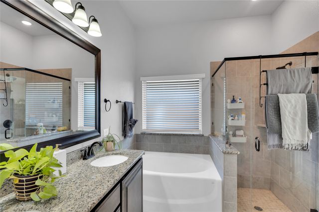 1621 Whispering Trail Drive, Waxahachie, TX 75165