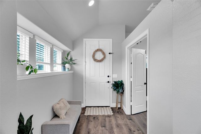 1621 Whispering Trail Drive, Waxahachie, TX 75165
