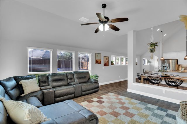 1621 Whispering Trail Drive, Waxahachie, TX 75165