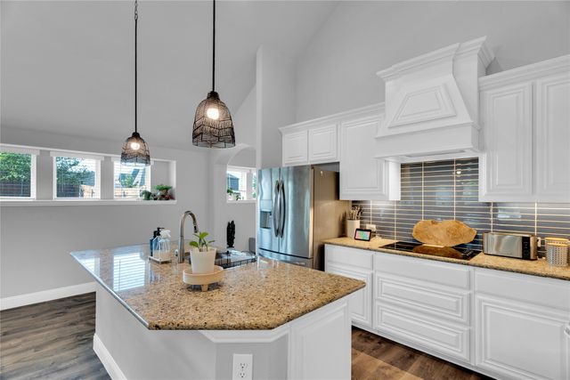 1621 Whispering Trail Drive, Waxahachie, TX 75165