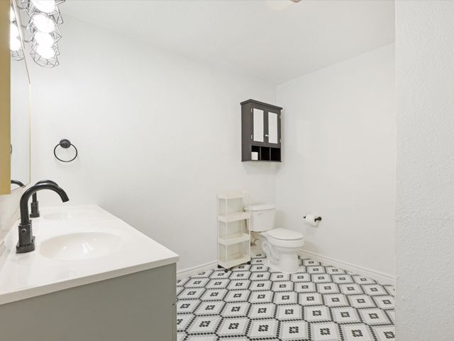 222 Barnes Bridge Road, Sunnyvale, TX 75182