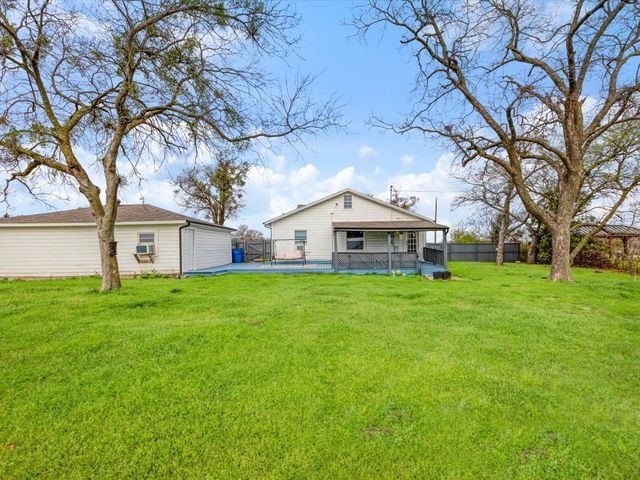 222 Barnes Bridge Road, Sunnyvale, TX 75182