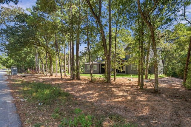 303 Pelican Street, Magnolia, TX 77355