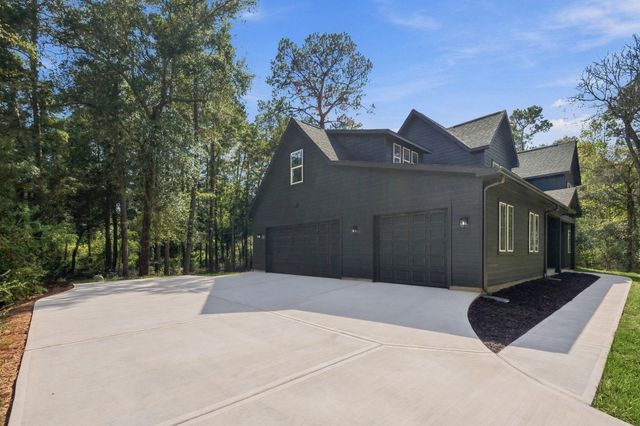 303 Pelican Street, Magnolia, TX 77355
