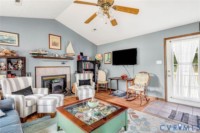 12237 Pinhook Rd, Rockville, VA 23146
