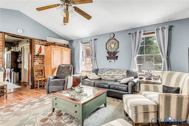 12237 Pinhook Rd, Rockville, VA 23146