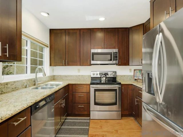 7301 Calle De Fuentes, Carlsbad, CA 92009