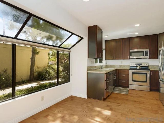 7301 Calle De Fuentes, Carlsbad, CA 92009