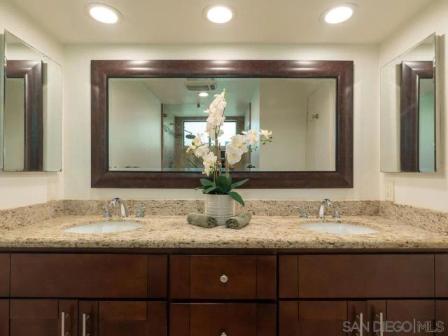 7301 Calle De Fuentes, Carlsbad, CA 92009