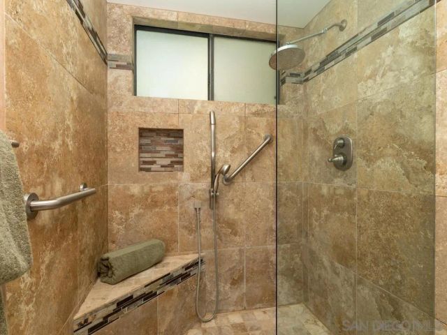7301 Calle De Fuentes, Carlsbad, CA 92009