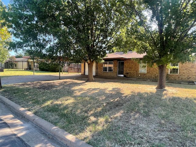 179 Oakland Street, Graham, TX 76450