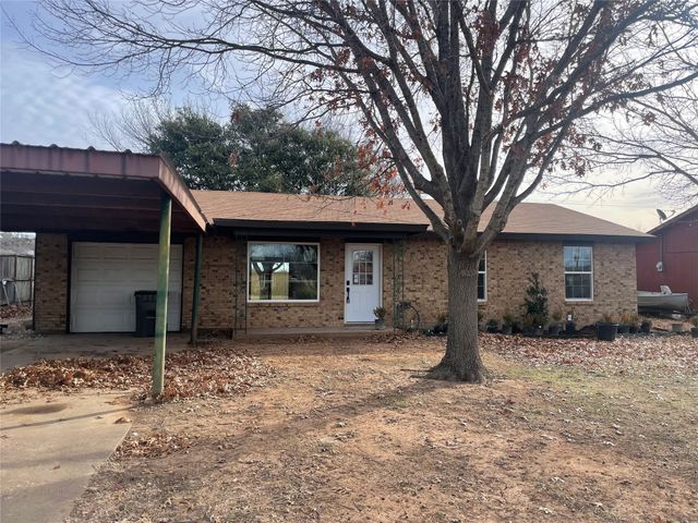 179 Oakland Street, Graham, TX 76450